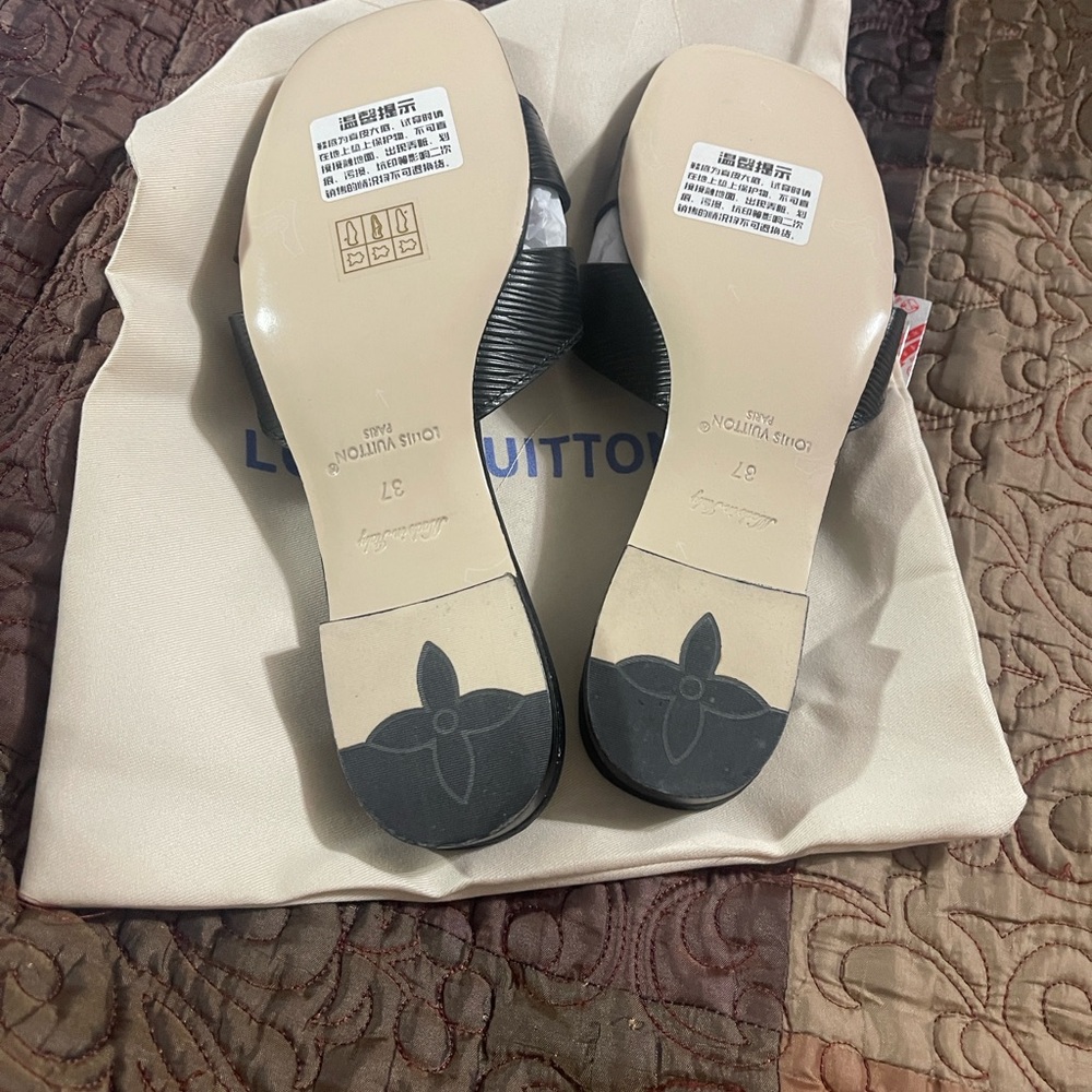 Louis Vuitton Black Logo Slide Sandals - Picture 5 of 13